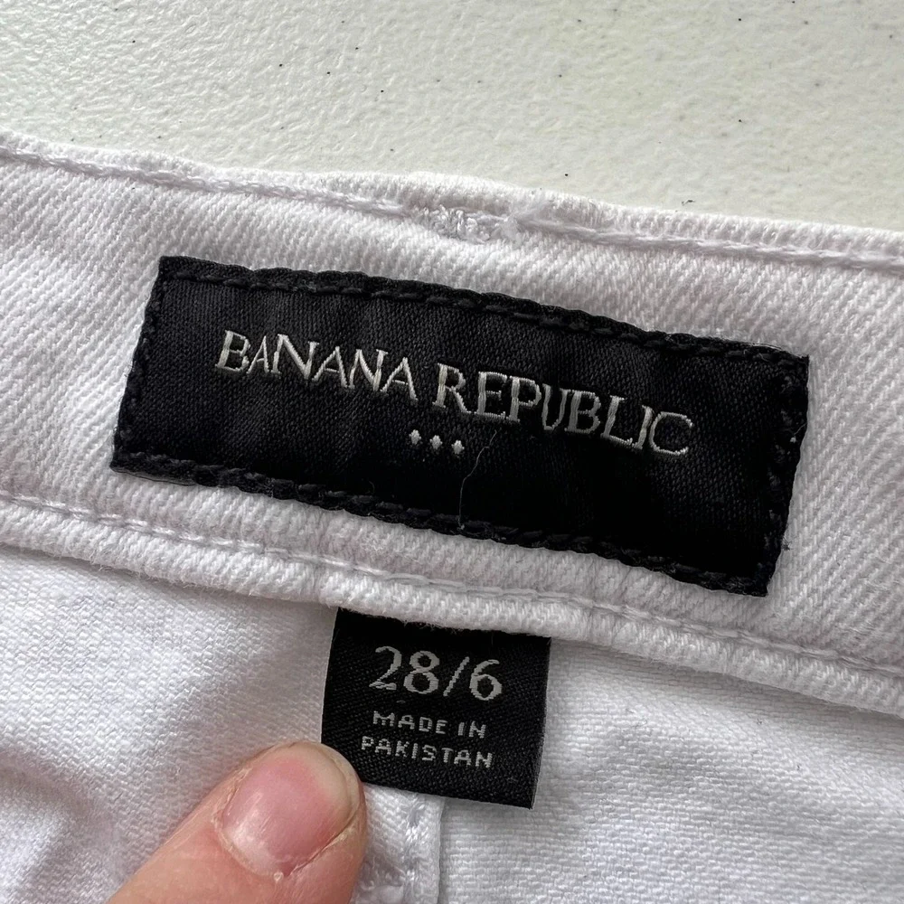 Banana Republic Denim Shorts Womens 28/6 Fit (32W) White Stretch Mid-Rise Cuffed - Picture 3 of 12